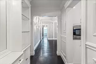 160 Middle Neck Rd, Great Neck, NY 11021 - Photo 5