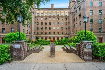 160 Middle Neck Road #5A, Great Neck, NY 11021 - Photo 1