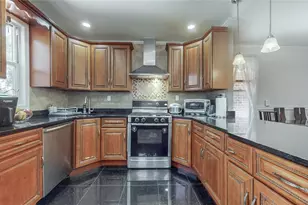 68-37 Kessel St, Forest Hills, NY 11375 - Photo 9