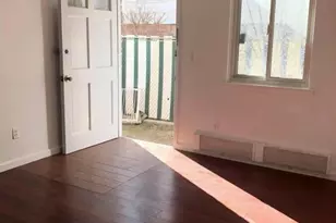 154-11 17th Ave, Whitestone, NY 11357 - Photo 9