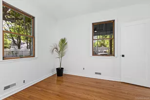 25 Bay St, Bronx, NY 10464 - Photo 9