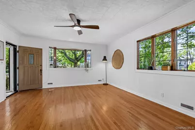 25 Bay Street, Bronx, NY 10464 - Photo 7