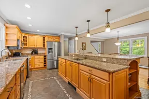 128 Cove Rd, Huntington, NY 11743 - Photo 7