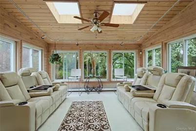 39 Carriage Hill Lane, Poughkeepsie, NY 12603 - Photo 7