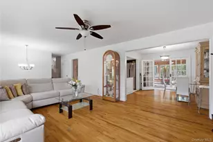 39 Carriage Hill Ln, Poughkeepsie, NY 12603 - Photo 5