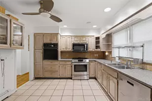 39 Carriage Hill Ln, Poughkeepsie, NY 12603 - Photo 19