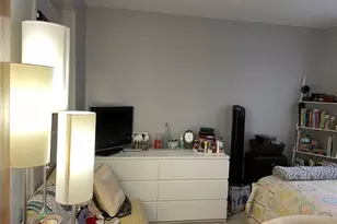 87-70 173rd St, Jamaica, NY 11432 - Photo 3