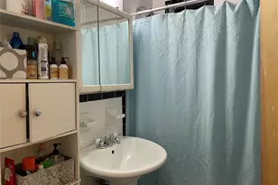 87-70 173rd St, Jamaica, NY 11432 - Photo 5