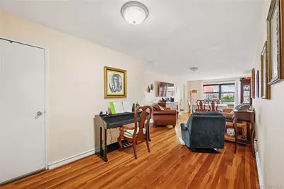 94-30 60 Ave #3H, Elmhurst, NY 11373 - Photo 3