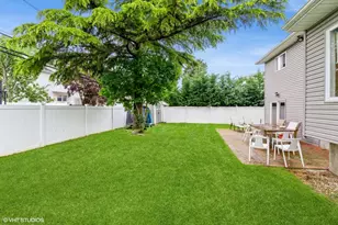 756 Dumont Pl, Woodmere, NY 11581 - Photo 5