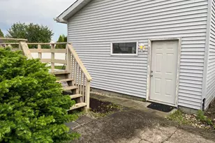 13 Reinhart Ct, Melville, NY 11747 - Photo 19