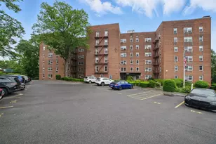 682 Tuckahoe Rd, Yonkers, NY 10710 - Photo 17