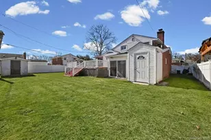 3 Chapin, Farmingdale, NY 11735 - Photo 3