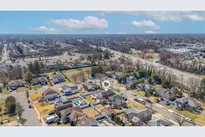 3 Chapin, Farmingdale, NY 11735 - Photo 7