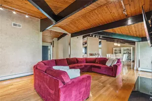 27 Parkway Dr, Roslyn Heights, NY 11577 - Photo 9