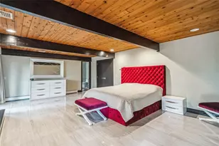 27 Parkway Dr, Roslyn Heights, NY 11577 - Photo 11