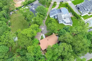 27 Parkway Dr, Roslyn Heights, NY 11577 - Photo 19