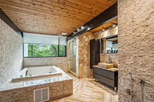 27 Parkway Dr, Roslyn Heights, NY 11577 - Photo 13