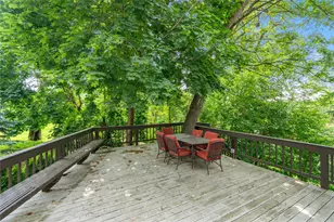 27 Parkway Dr, Roslyn Heights, NY 11577 - Photo 17