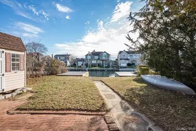 68 Stuart Avenue, Amityville, NY 11701 - Photo 21