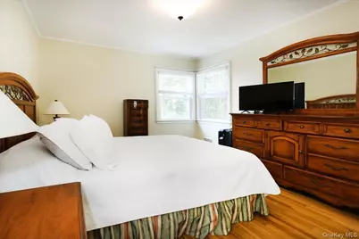 50-54 Deepdale Place, Little Neck, NY 11362 - Photo 19