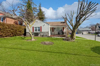 55 Nassau Avenue, Glen Cove, NY 11542 - Photo 1