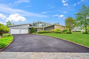 28 Deeringwood Ln, Babylon, NY 11702 - Photo 3