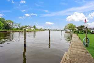 28 Deeringwood Ln, Babylon, NY 11702 - Photo 27