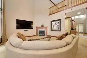 19 Holiday Pond Rd, Jericho, NY 11753 - Photo 5