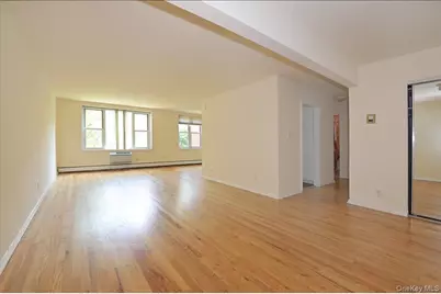 25 Canterbury Road #3-T, Great Neck, NY 11021 - Photo 5