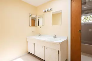 6 Bay View Dr, Hampton Bays, NY 11946 - Photo 23