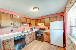 24 Monet Ct, Middle Island, NY 11953 - Photo 5