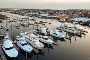 12 Ocean Watch Ct, Freeport, NY 11520 - Photo 31