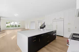 25 Liberty St, Westhampton Beach, NY 11978 - Photo 5