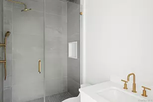 25 Liberty St, Westhampton Beach, NY 11978 - Photo 19