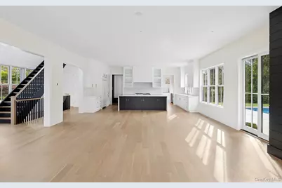 25 Liberty Street, Westhampton Beach, NY 11978 - Photo 7