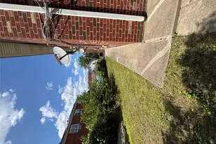 2110 Light St, Bronx, NY 10466 - Photo 11