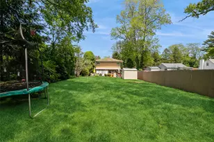 22 Landscape Dr, Wheatley Heights, NY 11798 - Photo 7