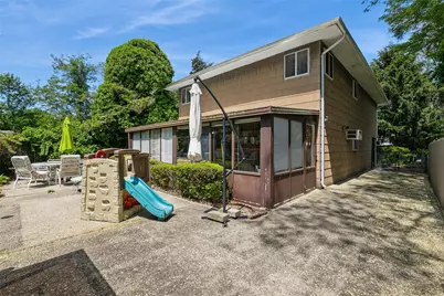 22 Landscape Drive, Wheatley Heights, NY 11798 - Photo 5