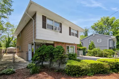 22 Landscape Drive, Wheatley Heights, NY 11798 - Photo 3