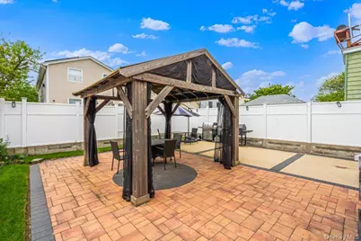 319 Beach 47th Street, Far Rockaway, NY 11691 - Photo 15