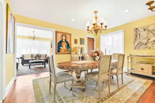 95 Malba Dr, Whitestone, NY 11357 - Photo 9