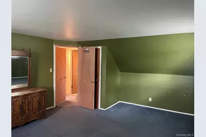 18 Bonnybill Drive, Centereach, NY 11720 - Photo 9