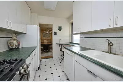 110-11 Queens Boulevard #27G, Forest Hills, NY 11375 - Photo 9