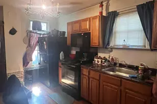 13 Hooker Ave, Poughkeepsie, NY 12601 - Photo 5