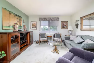 82-25 268 Street #175B, New Hyde Park, NY 11004 - Photo 9