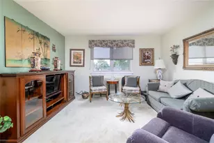 82-25 268th St, New Hyde Park, NY 11004 - Photo 9