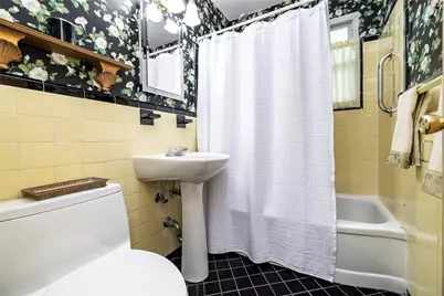 82-25 268 Street #175B, New Hyde Park, NY 11004 - Photo 17