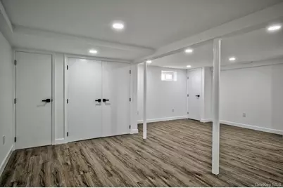 646 Evelyn Ave Avenue, East Meadow, NY 11554 - Photo 17