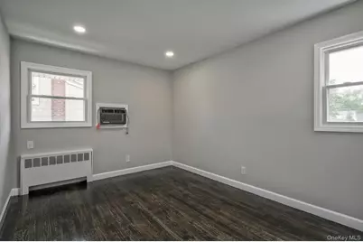 646 Evelyn Ave Avenue, East Meadow, NY 11554 - Photo 21